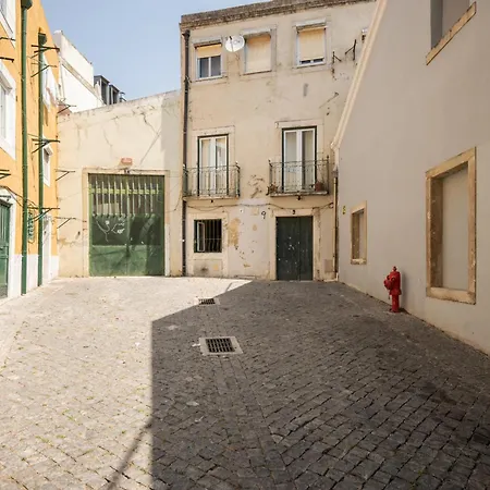 Апартаменты Cosy Mouraria By Hosty